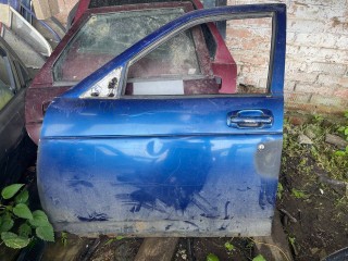 Дверь передняя левая Lada 2110