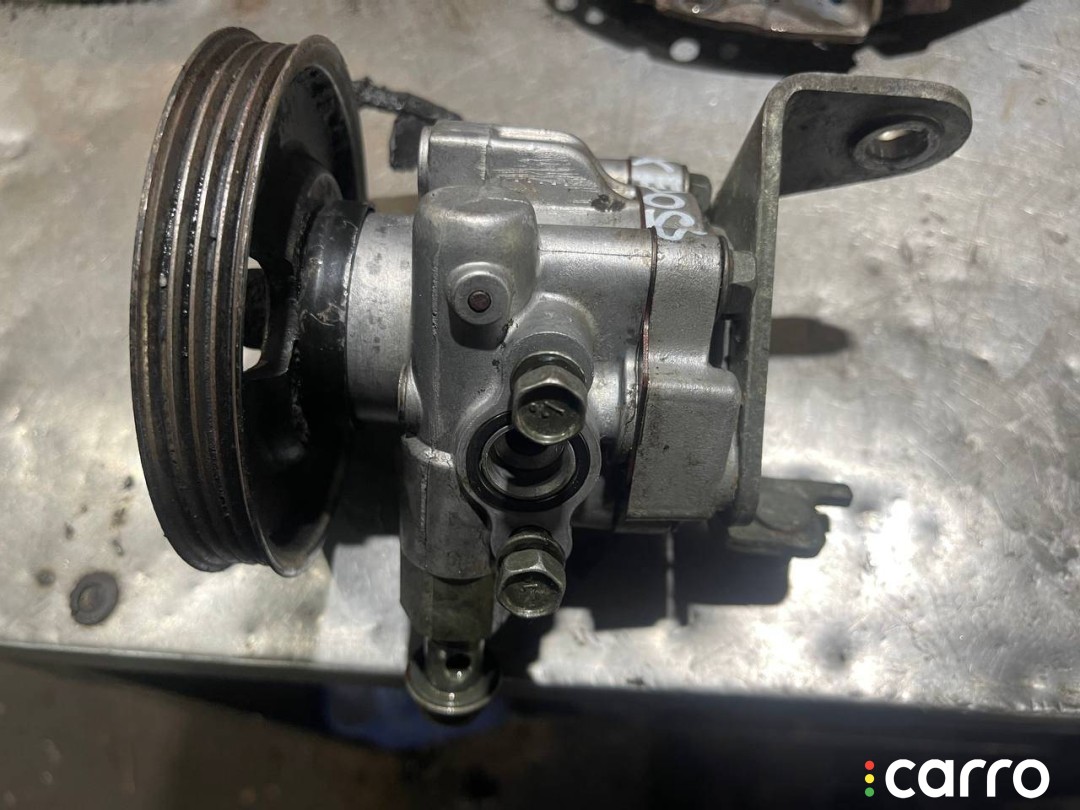 Насос гидроусилителя руля Mazda Xedos 6 1992-2000, левый руль, C00332600, фото 1