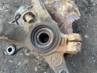 кулак передний правый, Mazda Xedos 6 1992-2000