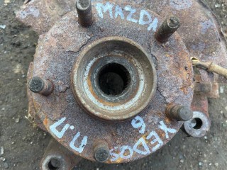кулак передний правый, Mazda Xedos 6 1992-2000