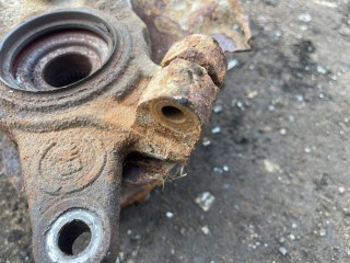 кулак передний правый, Mazda Xedos 6 1992-2000