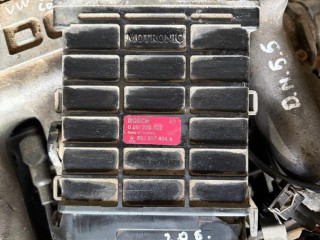Блок управления двигателем Volkswagen Passat B3 1988-1997