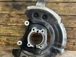 Кулак поворотный правый BMW 7 F01/F02 2008-2012