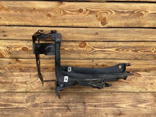 крепление фары (кронштейн фары) левой BMW 7 F01/F02 2008-2012, 7184159
