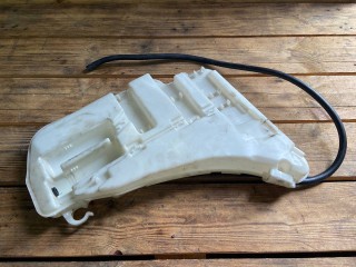 бачок омывателя BMW 7 F01/F02 2008-2012, левый руль, 8050439
