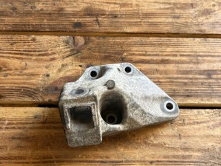 кронштейн двигателя BMW 7 F01/F02 2008-2012, N63 B44 A, 4.4 л, 6777622