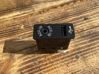 разъем AUX / USB BMW 7 F01/F02 2008-2012, 84109237654