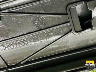 молдинг двери передней левой, ориг. номер 3V0854939, Skoda Superb 3 поколение 2015-2019
