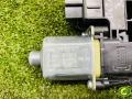 5Q0959812A моторчик стеклоподъемника задний правый Skoda Octavia 3 поколение 2017г. - фото №2