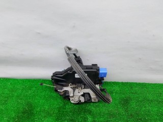 замок двери передней правой, ориг. номер 3D2837016J, Volkswagen Caddy 3 поколение 2004-2010
