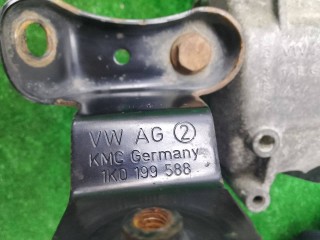 подушка крепления двигателя, ориг. номер 1K0199588, Volkswagen Caddy 3 поколение 2004-2010