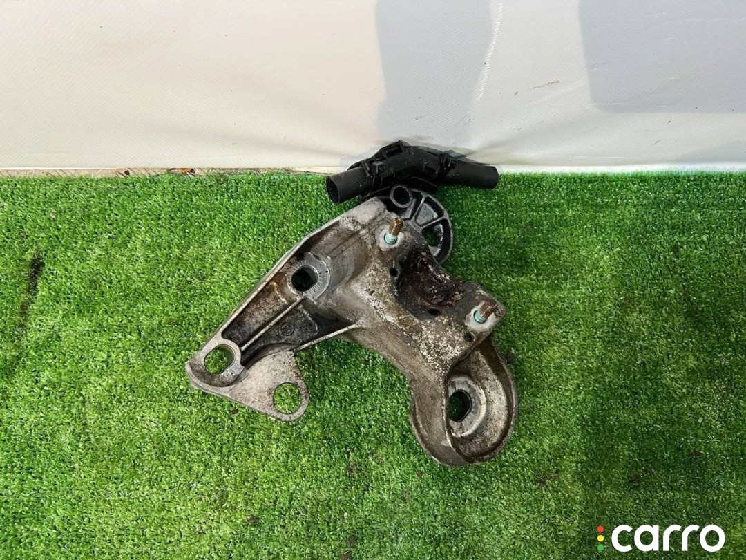 кронштейн двигателя Audi A6 C5 1997-2001, 2.5 л, фото 2