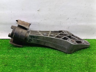 кронштейн коробки (балка кпп), ориг. номер 90305221, Opel Astra F 1991-1994