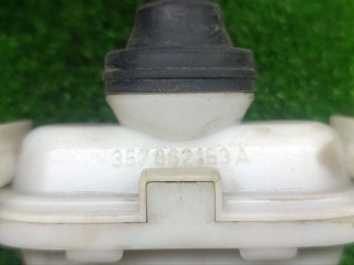 активатор замка багажника, ориг. номер 357862153A, Volkswagen Passat B3 1988-1997