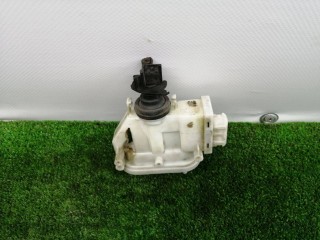 активатор (привод) замка двери, ориг. номер 357862153H, Volkswagen Passat B4 1993-1997