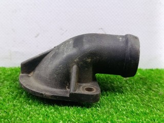 фланец (тройник) системы охлаждения, ориг. номер 055121121F, Audi 80 B4 1991-1996