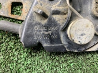 замок капота, ориг. номер 3A0823509, Volkswagen Passat B4 1993-1997
