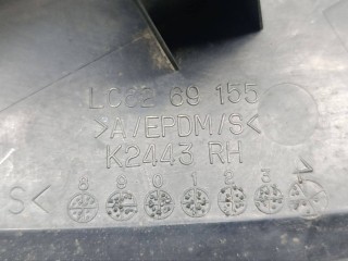 накладка крыла (уголок зеркала) переднего, ориг. номер LC6269155, Mazda MPV 2 поколение 1999-2003