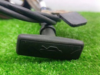 замок капота, Mazda MPV 2 поколение 1999-2003