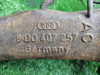 кулак левый, ориг. номер 8D0407257AC, Audi A6 C5 1997-2001