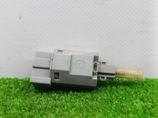 датчик педали сцепления, ориг. номер GA2C6649Y, Mazda MPV 2 поколение 1999-2003