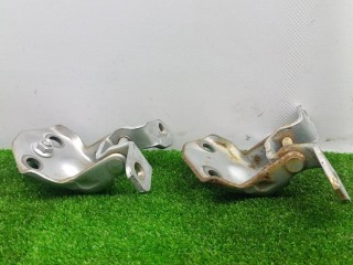 петля двери передней левой, Mazda MPV 2 поколение 1999-2003