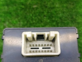 блок управления центральным замком, ориг. номер G8D327AB, Mazda MPV 2 поколение 1999-2003