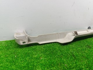 накладка двери задней правой, ориг. номер LC626853X, Mazda MPV 2 поколение 1999-2003