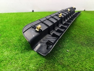 накладка на порог, ориг. номер LC6268720, Mazda MPV 2 поколение 1999-2003