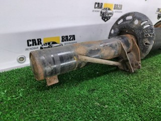стойка амортизатора передняя правая, ориг. номер 5N0413031AE, Volkswagen Tiguan