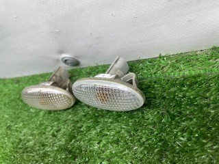 повторитель поворота на крыле левый, Mazda MPV 2 поколение 1999-2003