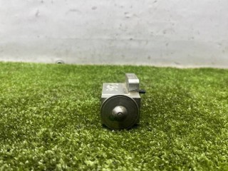Клапан компрессора кондиционера, ориг. номер 1K0820679, Volkswagen Passat B6 2005-2010