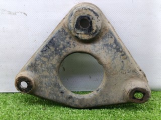 Кронштейн крепления балки подвески, Nissan X-Trail T30 2000-2004