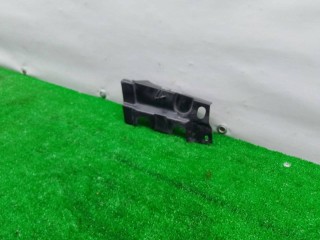 Накладка петли капота правая, ориг. номер 1T0805234B, Volkswagen Caddy 3 поколение 2004-2010