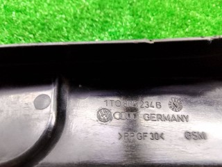 Накладка петли капота правая, ориг. номер 1T0805234B, Volkswagen Caddy 3 поколение 2004-2010