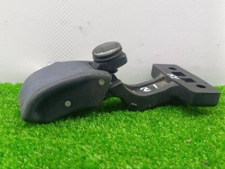 Ручка открытия заднего бокового стекла, Mazda MPV 2 поколение 1999-2003