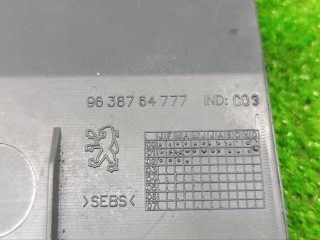 Коврик центральной консоли, ориг. номер 9638764777, Peugeot 307 1 поколение 2001-2005