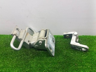 петля двери передней правой, Volkswagen Touran 1 поколение 2003-2006