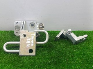 петля двери передней правой, Volkswagen Touran 1 поколение 2003-2006
