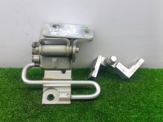 петля двери передней правой, Volkswagen Touran 1 поколение 2003-2006