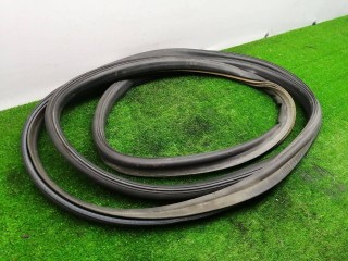 уплотнитель багажника, Volkswagen Caddy 3 поколение 2004-2010
