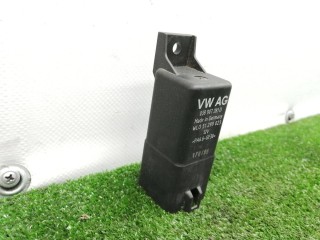 реле накала свечей, ориг. номер 038907281D, Volkswagen Caddy 3 поколение 2004-2010