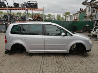 уплотнитель двери передней правой, Volkswagen Touran 1 поколение 2003-2006