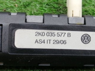усилитель антенны в заднем стекле, ориг. номер 2K0035577B, Volkswagen Caddy 3 поколение 2004-2010