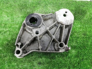 кронштейн коробки (балка кпп), ориг. номер 8200000018, Renault Scenic 1 поколение [рестайлинг] 1999-2003