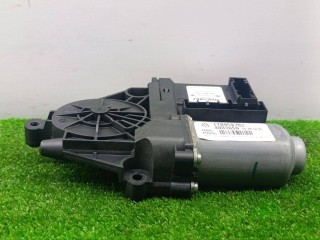 моторчик стеклоподъемника передний правый, ориг. номер 1K0959792C, 1T0959702, Volkswagen Touran 1 поколение 2003-2006