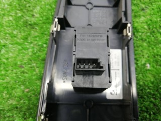 кнопка стеклоподъемника двери передней правой, ориг. номер 6951956, BMW 5 E60/E61 2002-2007