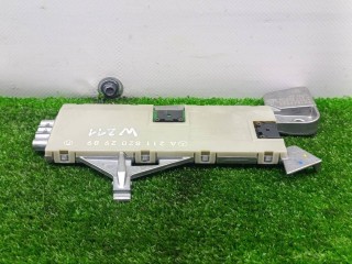 усилитель антенны в заднем стекле, ориг. номер A2118202989, Mercedes-Benz E W211 2002-2006