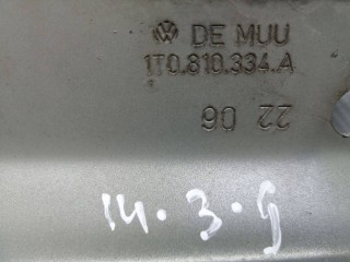 кронштейн крыла, ориг. номер 1T0810334A, Volkswagen Caddy 3 поколение 2004-2010
