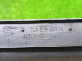 крышка корпуса салонного фильтра, ориг. номер 1J1819640B, Volkswagen Golf 3 поколение 1991-2000